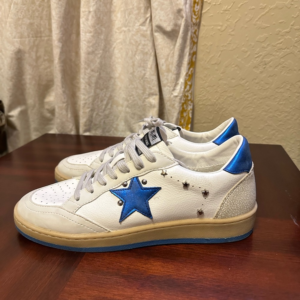 Mi.iM Shoes, Star Sneakers Miracle Miles Women's Size 8.5 Blue& White - Stylish
